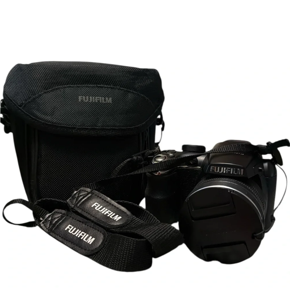 Fujifilm FinePix S4000 14 MP Digital Camera, 30x Optical Zoom